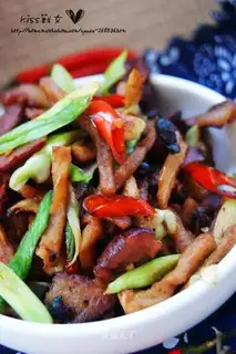 stir-fried bacon with dried radish