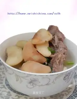 Water chestnut pork bone soup