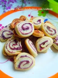 egg-flavored biscuits