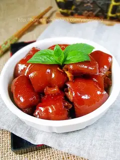 braised pork trotters
