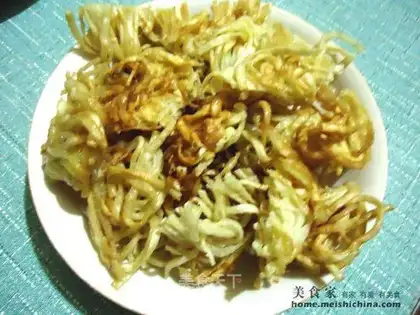 Crispy fried noodles