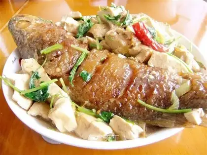 Stewed tofu with yellow fish