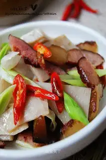 stir-fried taro with bacon
