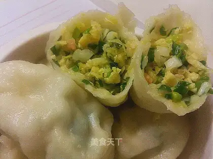 Chinese cabbage, egg and leek dumplings