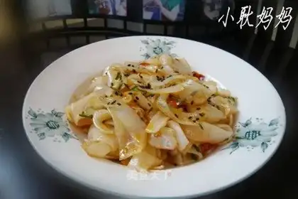 stir-fried cold rice noodles with chives