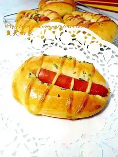 Scallion sausage buns