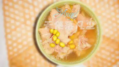 Stewed pork knuckles with edamame