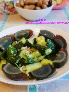Preserved egg and cucumber