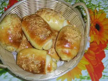 almond cheese roll