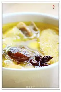 Steamed chicken with ginkgo and bamboo fungus