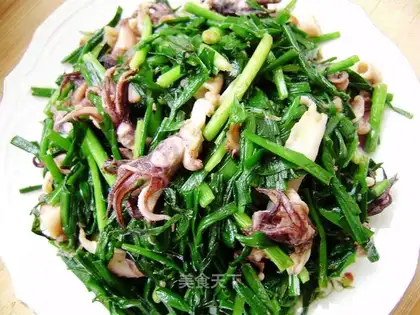 stir-fried squid with leeks