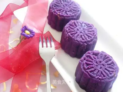 Purple sweet potato and bean paste cake