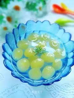 Homemade canned grapes
