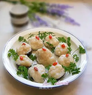 Fish and mushroom box