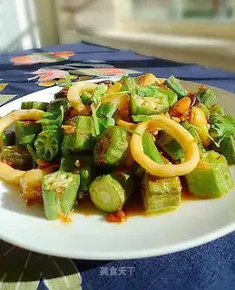 Stewed seafood with okra