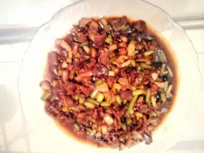 stir-fried duck kidney with millet, pepper and garlic sprouts