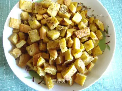 Salt-baked corn crisp