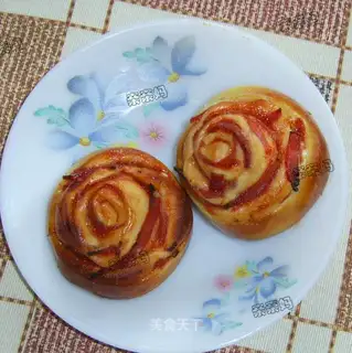 Rose shaped ham roll bread