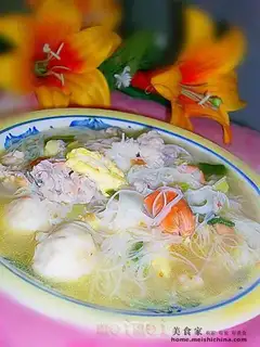 Clear soup rice noodles