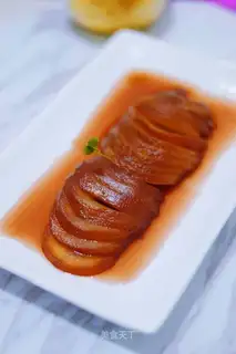 A red pear