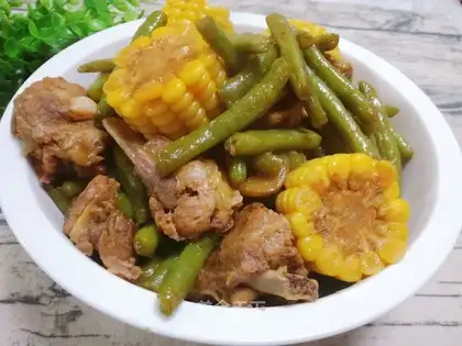 Bean-fruit steak