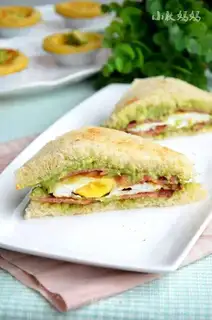 Butter bacon sandwich