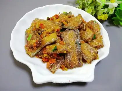 Cracked peppers and fish