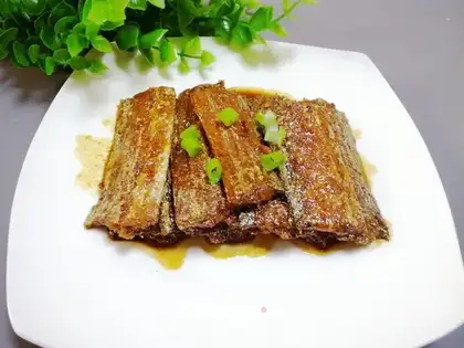 Red-fried fish