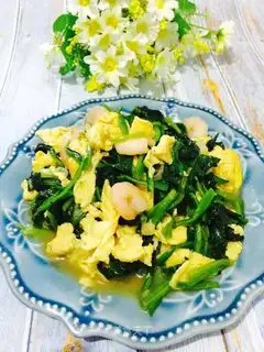 Shrimp eggs, spinach