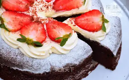 Chocolate strawberry cake