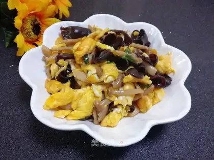 Crab-flavored eggs