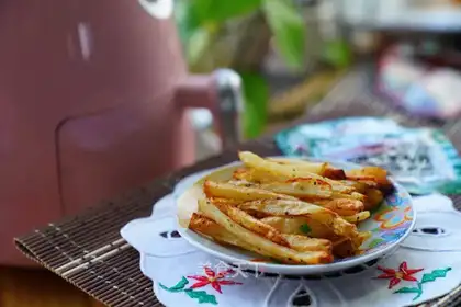 Black pepper cheese fries