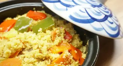 Vegetable steamed wheat powder