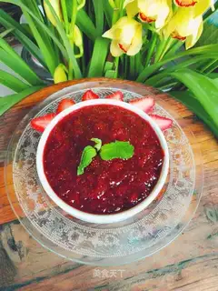 Homemade strawberry sauce