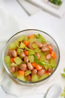 Peanuts with celery