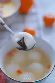 Wine and sesame soup