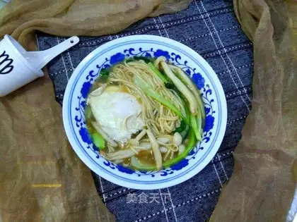 Seafood mushrooms and egg noodles