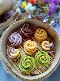 A flower bun