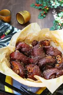 Roasted pig hoof