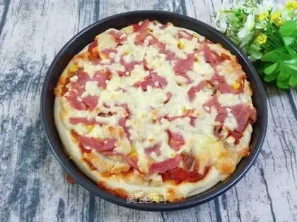 Tuna ham pizza