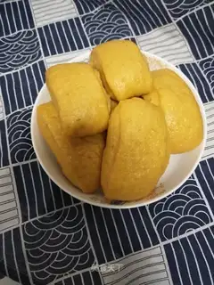 Gold pumpkin buns