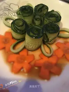Cream cucumber rolls