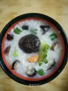 Shrimp, mushrooms, blue porridge