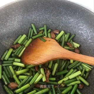 Garlic fried meat