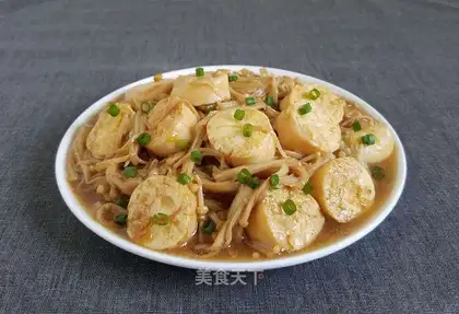 The golden mushroom burns Japanese tofu