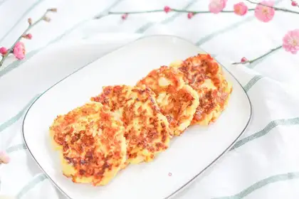 Carrot shrimp rice cake