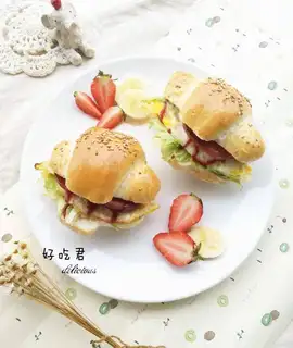 Fried egg ham burger