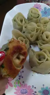 Rose fried dumplings