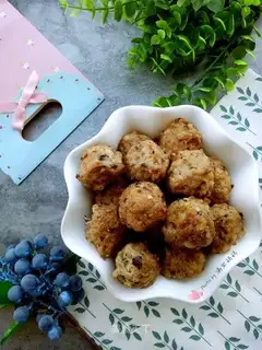 Frozen mushroom meatballs