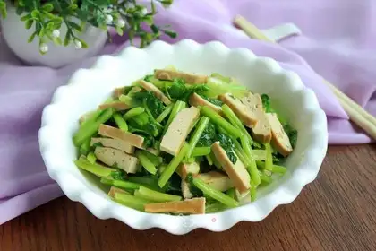Celery fried beans
